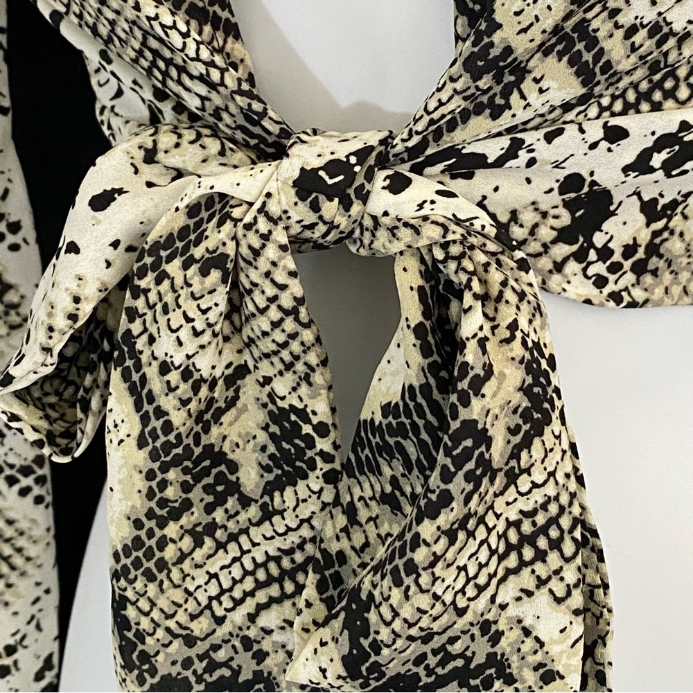 Windsor Snakeskin Keyhole Tie Front Crop Top XS Y2K Balloon Sleeve Indie Sleaze - Picture 7 of 9